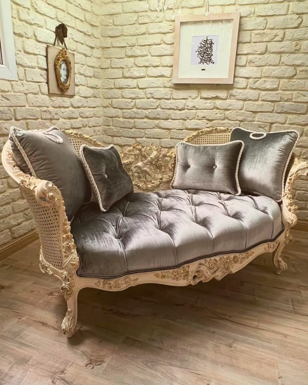 مبلمان کلاسیک آراد دکور